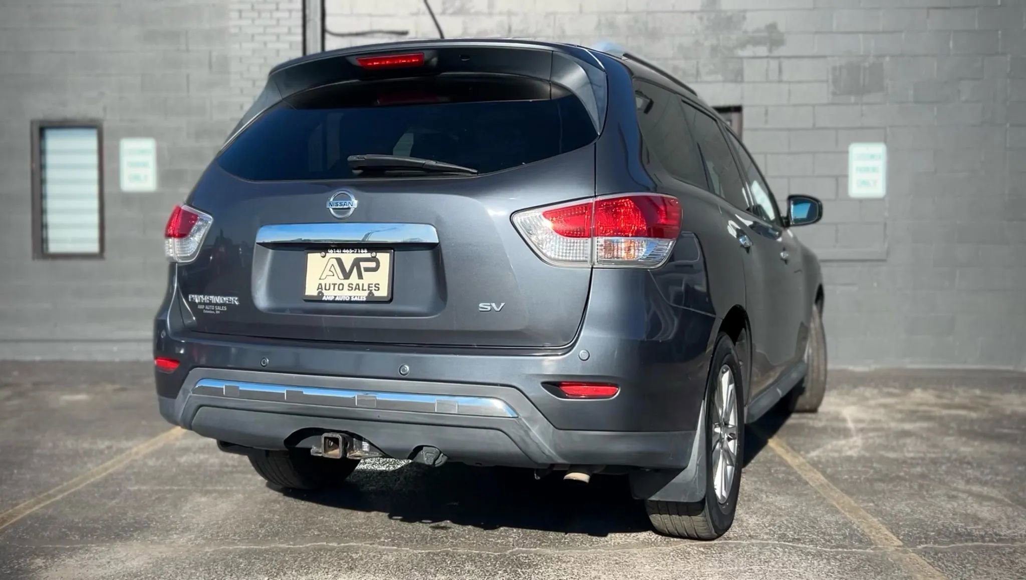 Used 2013 Nissan Pathfinder SV image 3