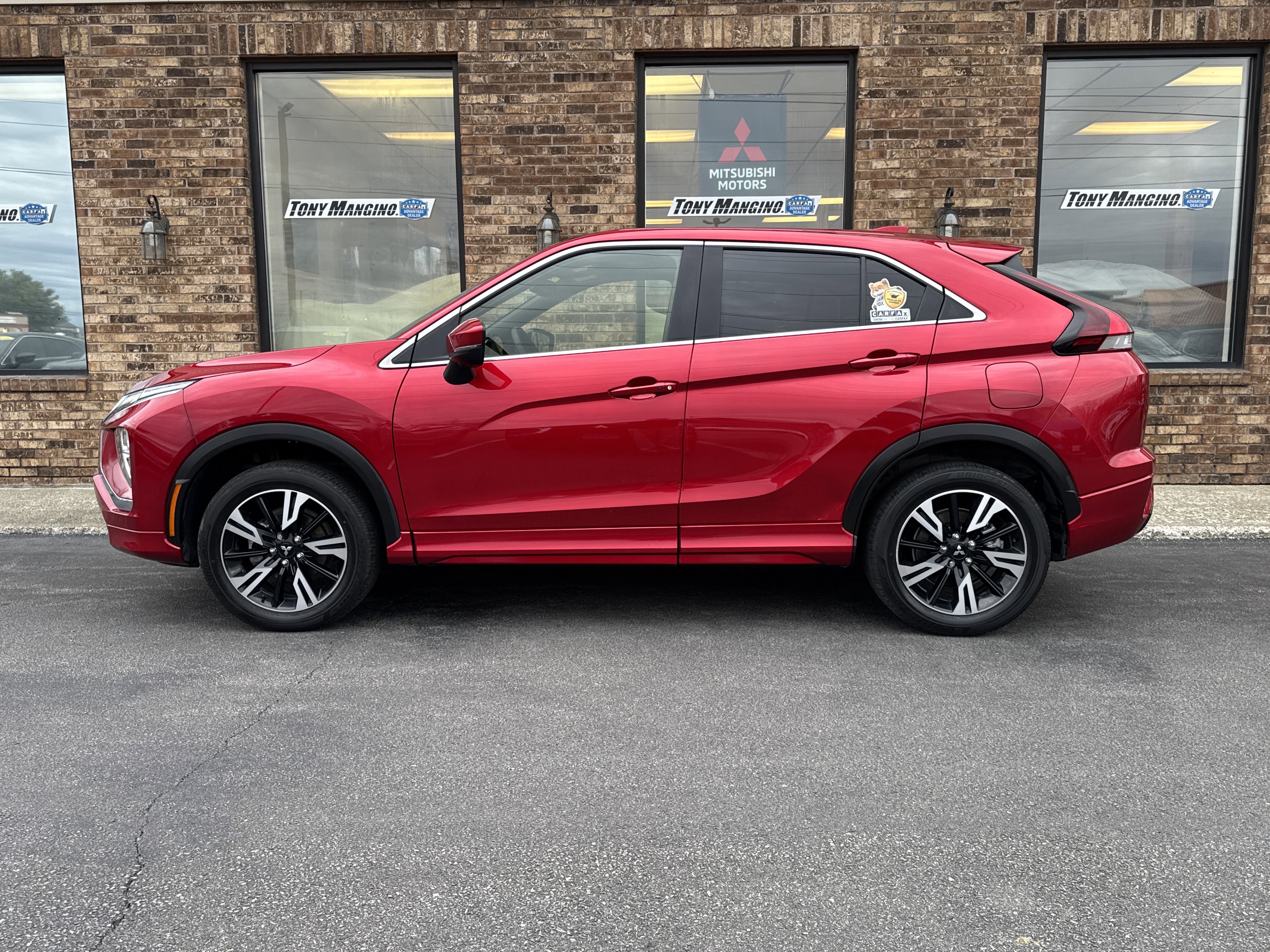 Used 2023 Mitsubishi Eclipse Cross SEL image 2