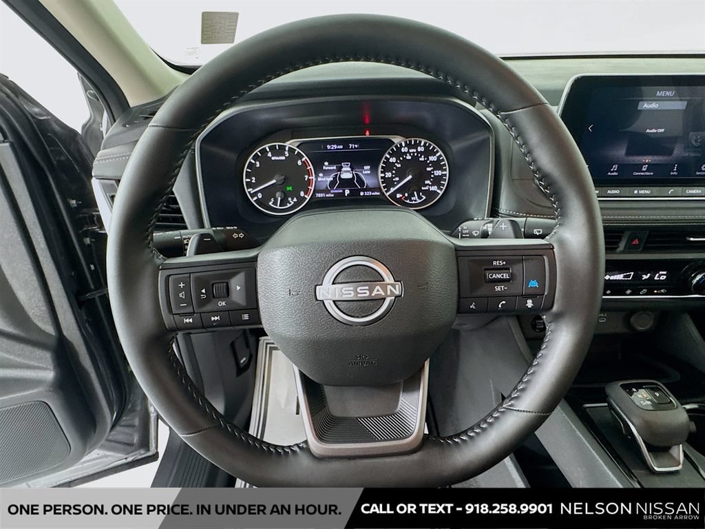 Certified 2025 Nissan Rogue SV FWD image 11
