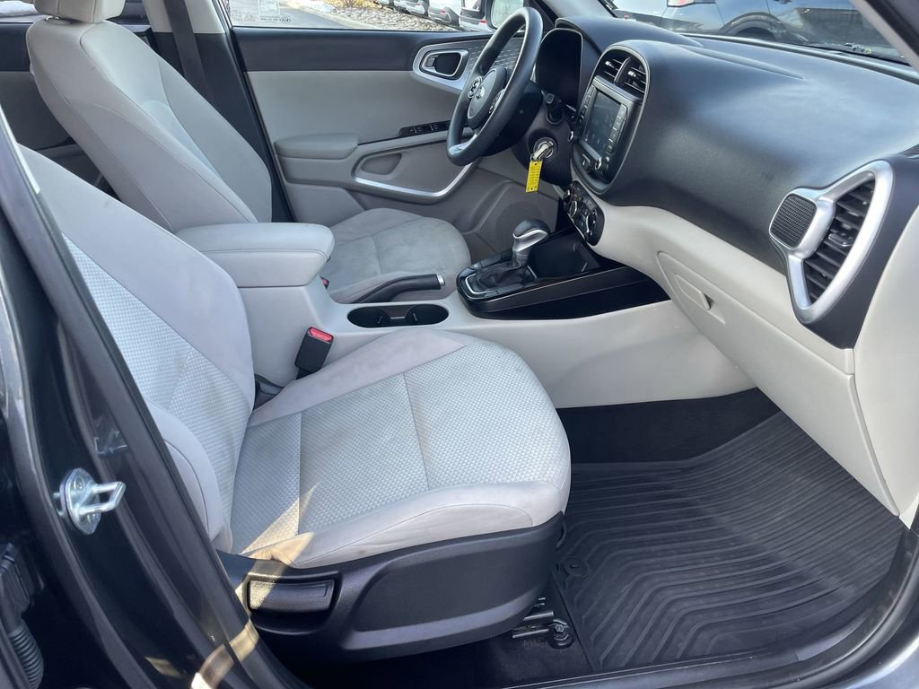 Used 2020 Kia Soul LX FWD image 29