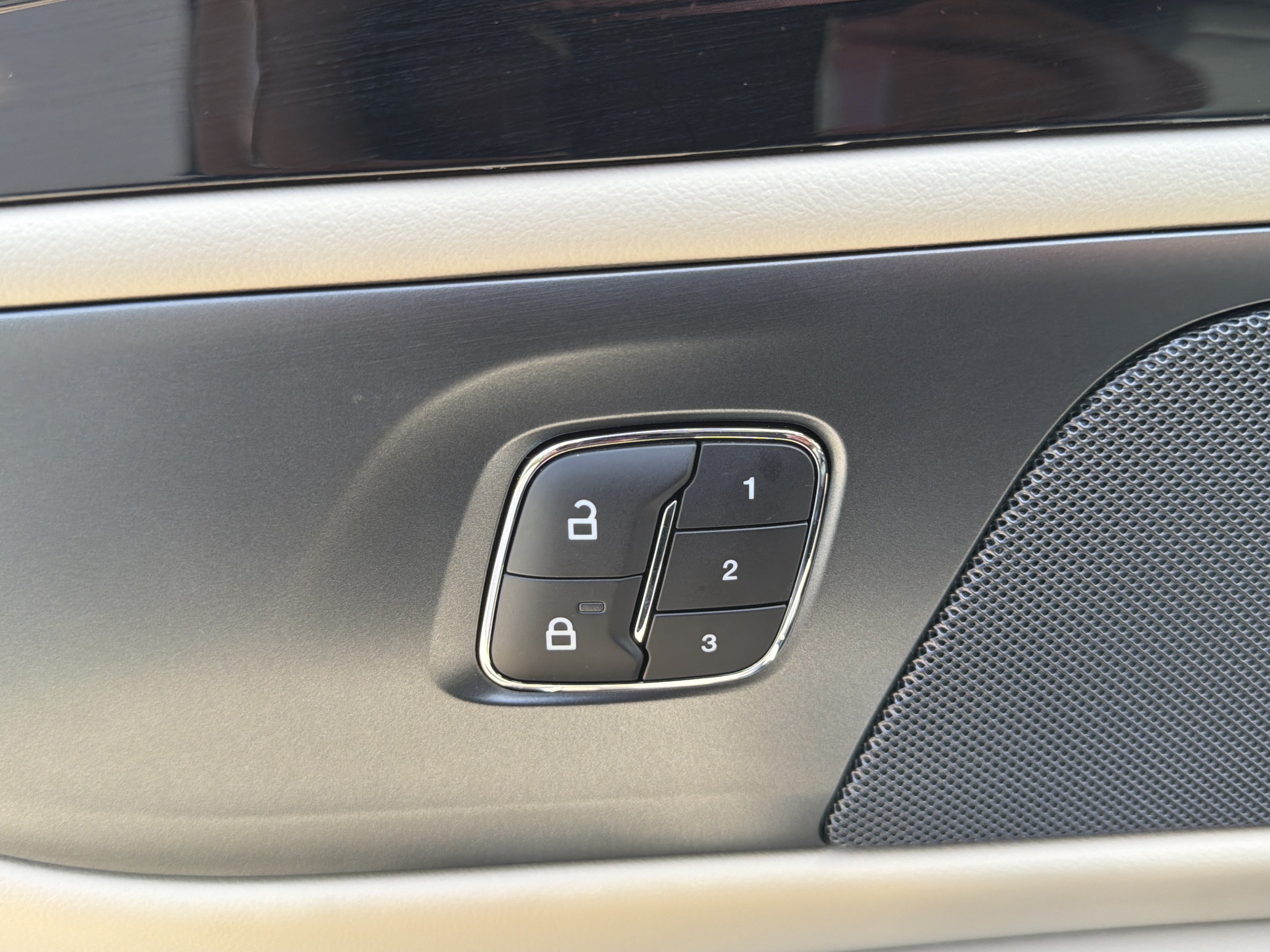 Used 2025 Lincoln Nautilus Reserve AWD/4WD image 26
