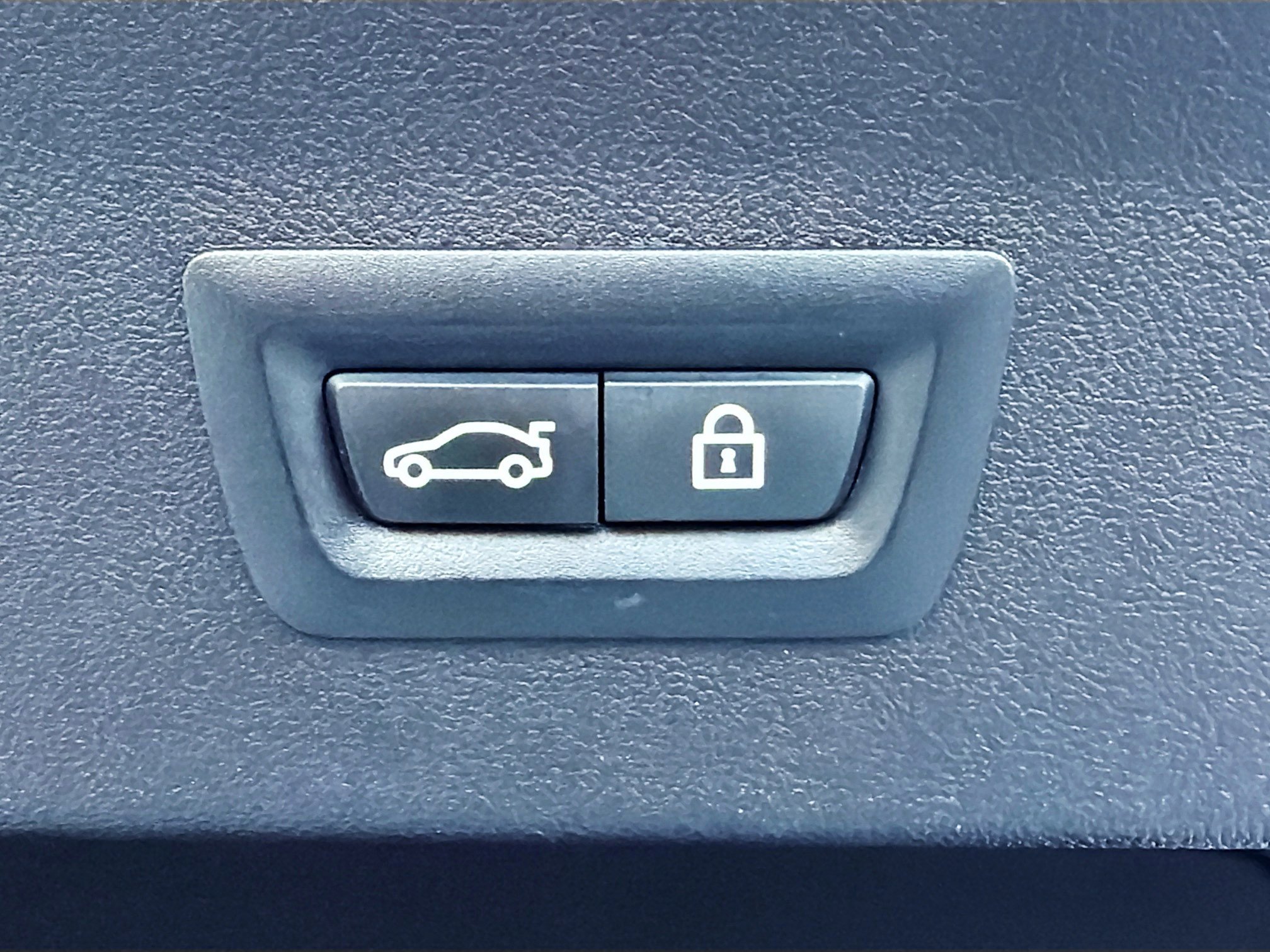 Used 2020 BMW X4 xDrive30i w/ M Sport Package 2 image 12