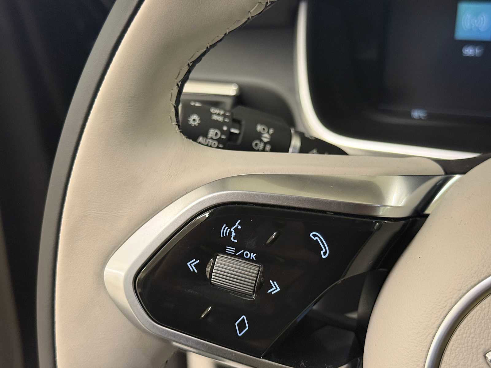 Used 2024 Jaguar I-PACE R-Dynamic HSE image 23