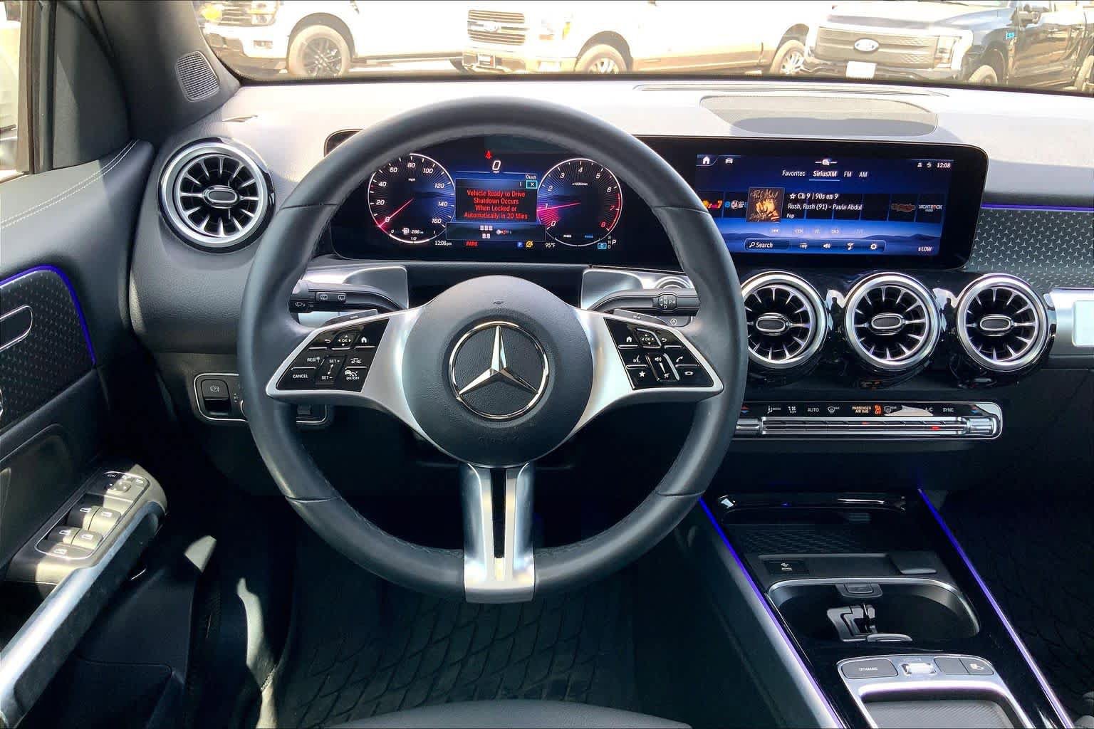 Used 2025 Mercedes-Benz GLB 250 4MATIC image 6