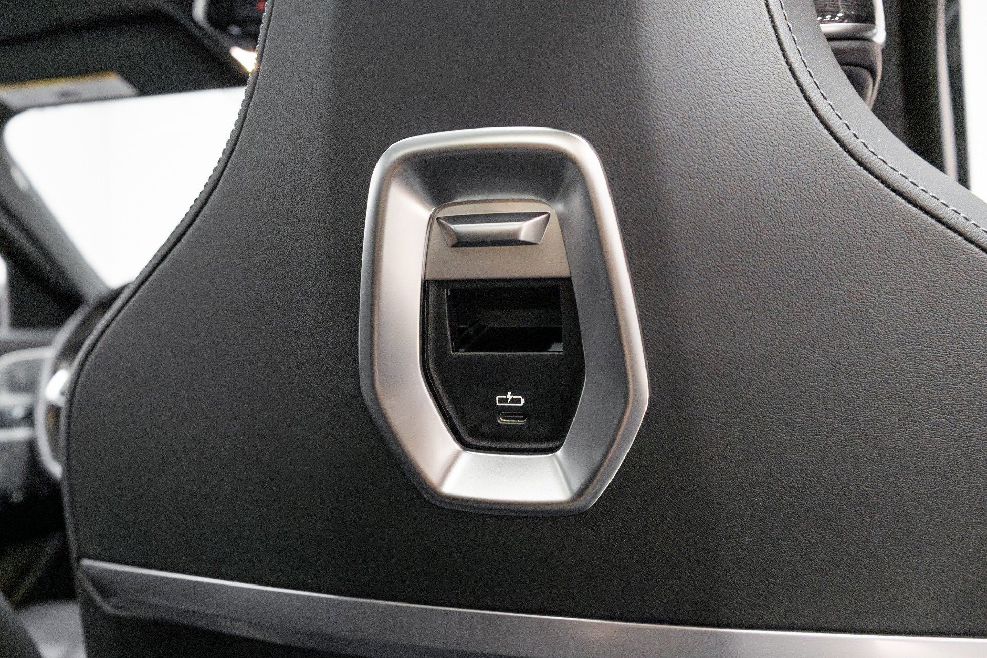 Used 2023 BMW 760i xDrive w/ Executive Package image 59