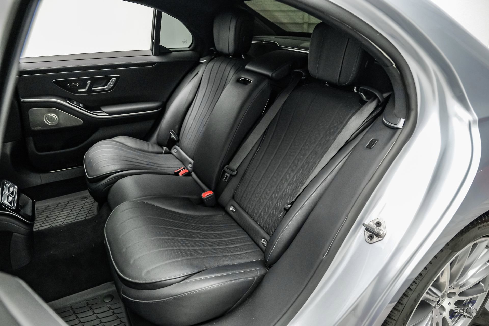 Used 2022 Mercedes-Benz S 580 4MATIC Sedan w/ AMG Line Package image 87