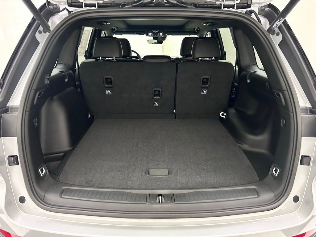 New 2025 Jeep Grand Cherokee Limited image 9