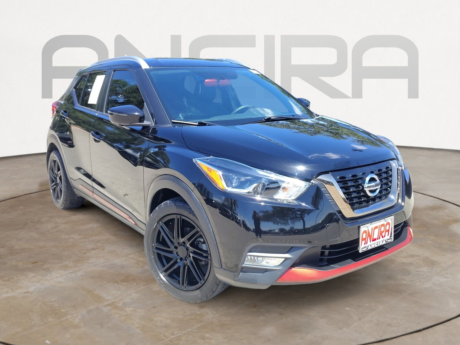 Used 2019 Nissan Kicks SR w/ SR Premium Package FWD image 4