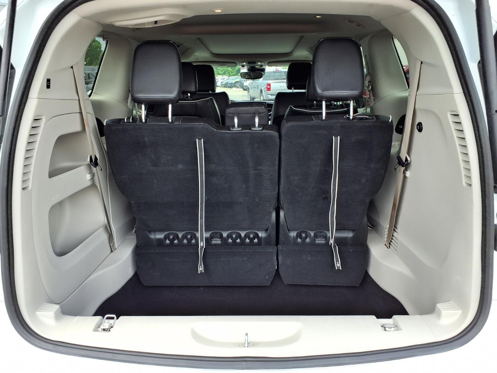 Certified 2023 Chrysler Pacifica Limited FWD image 24