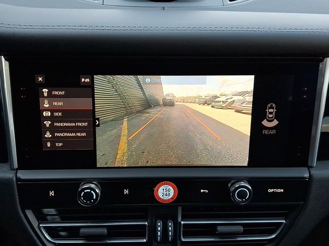 Certified 2026 Porsche Macan AWD/4WD image 22