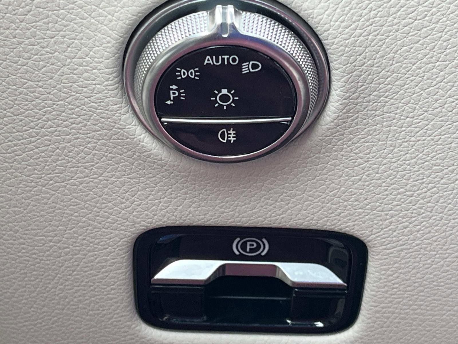 Certified 2024 Mercedes-Benz GLC 300 image 24