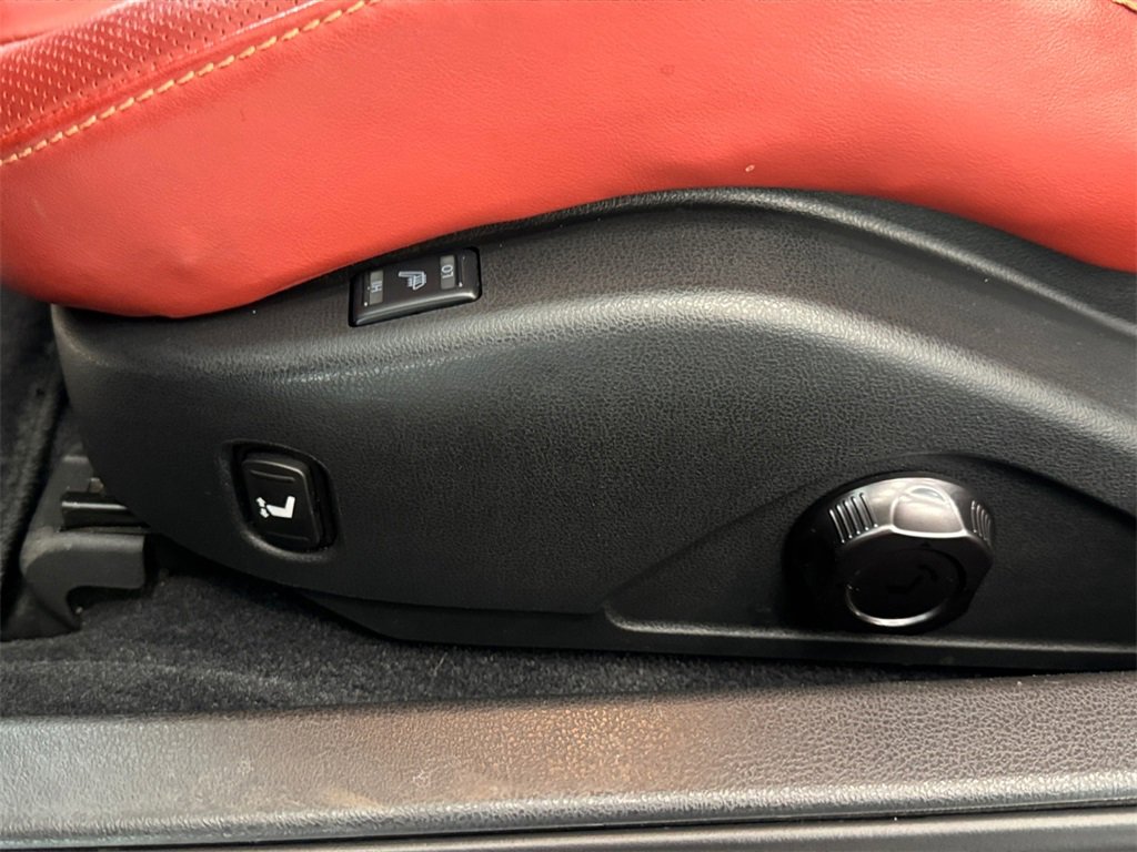 Used 2024 Nissan GT-R Premium w/ Premium Interior Package image 25