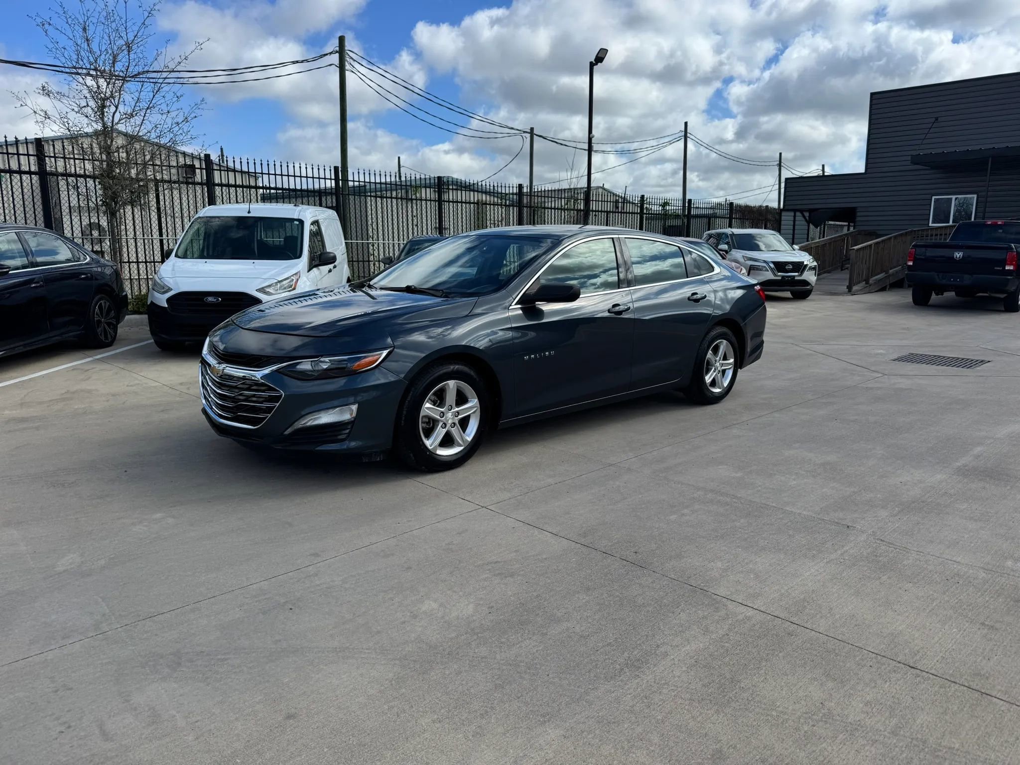 Used 2020 Chevrolet Malibu LS image 2