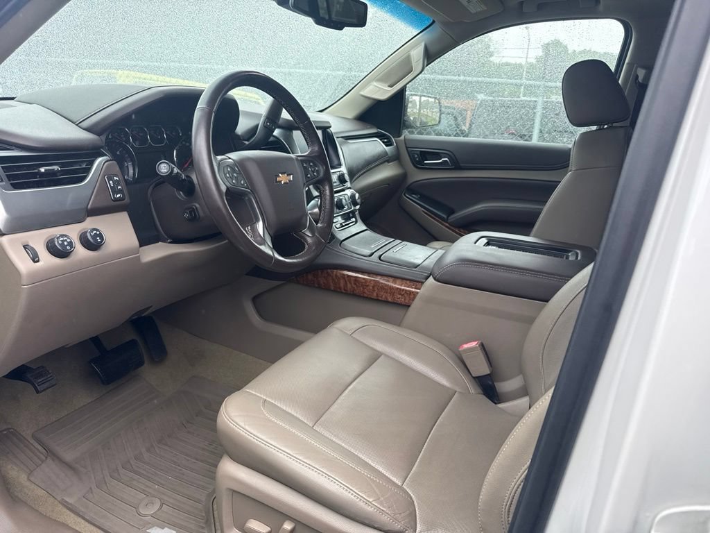 Used 2018 Chevrolet Suburban Premier AWD/4WD image 4