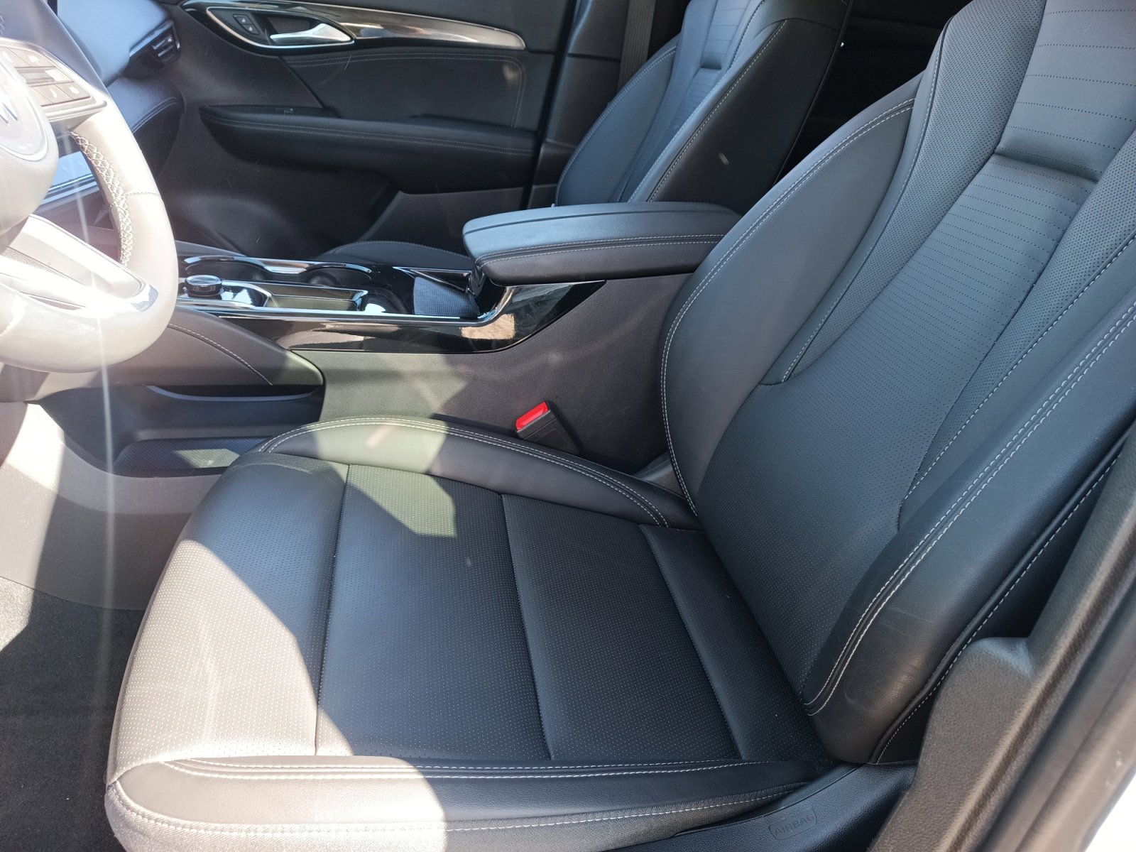 Used 2024 Buick Envision Preferred image 18