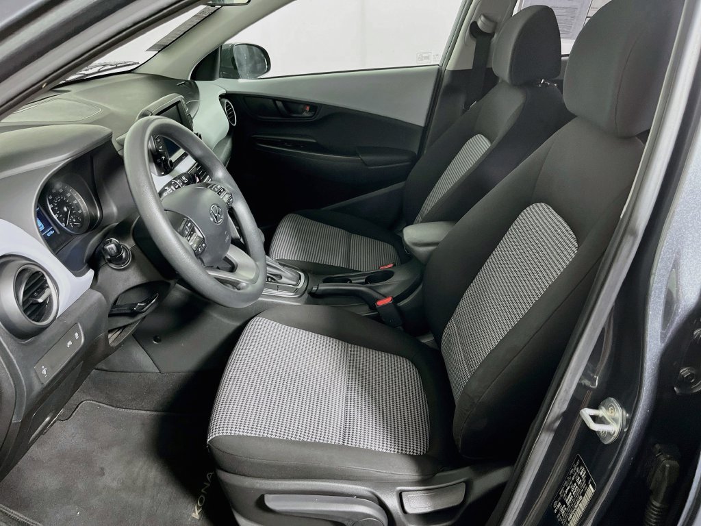Used 2021 Hyundai Kona SE w/ Cargo Package FWD image 12