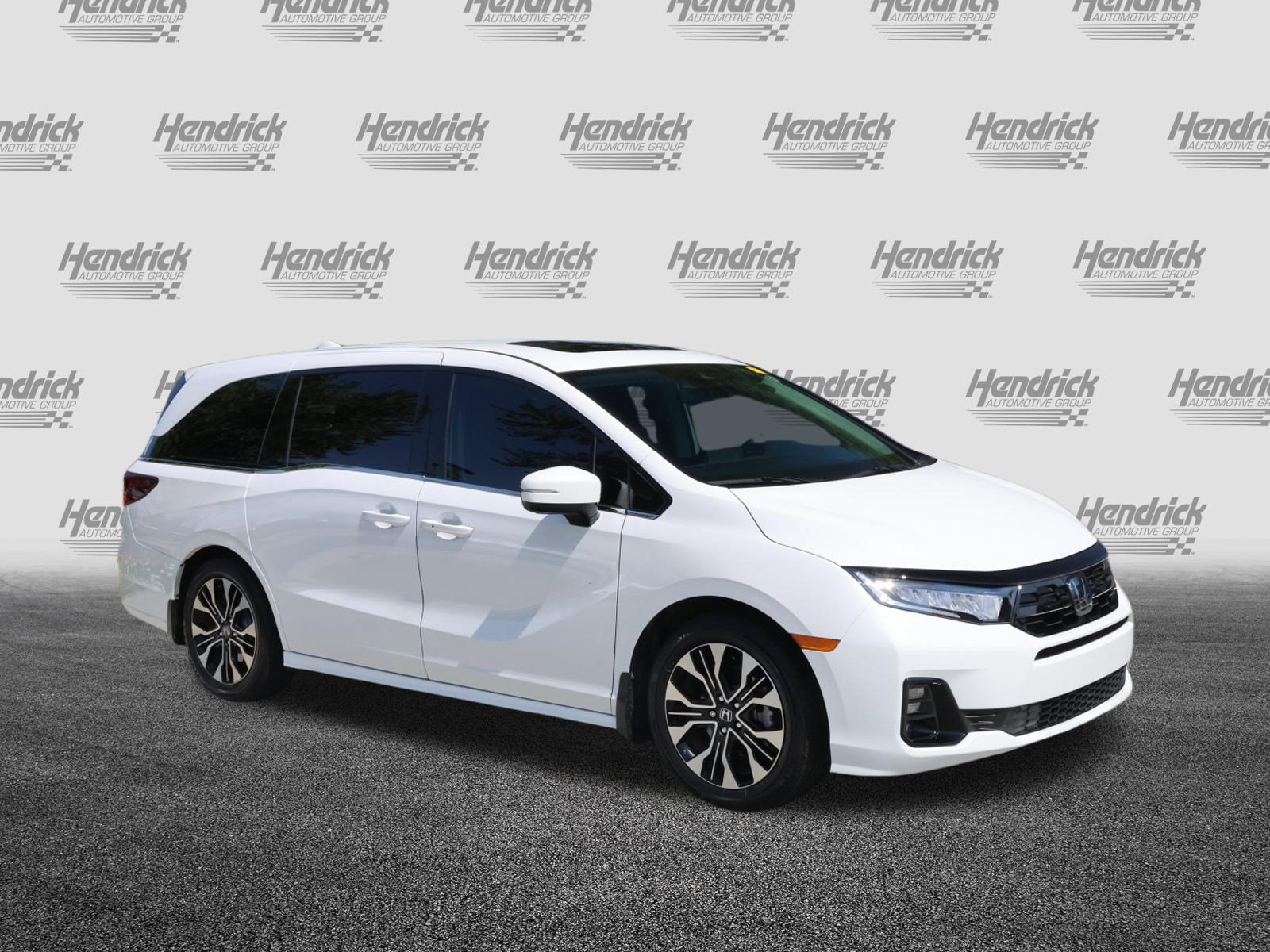 Used 2025 Honda Odyssey Elite image 2
