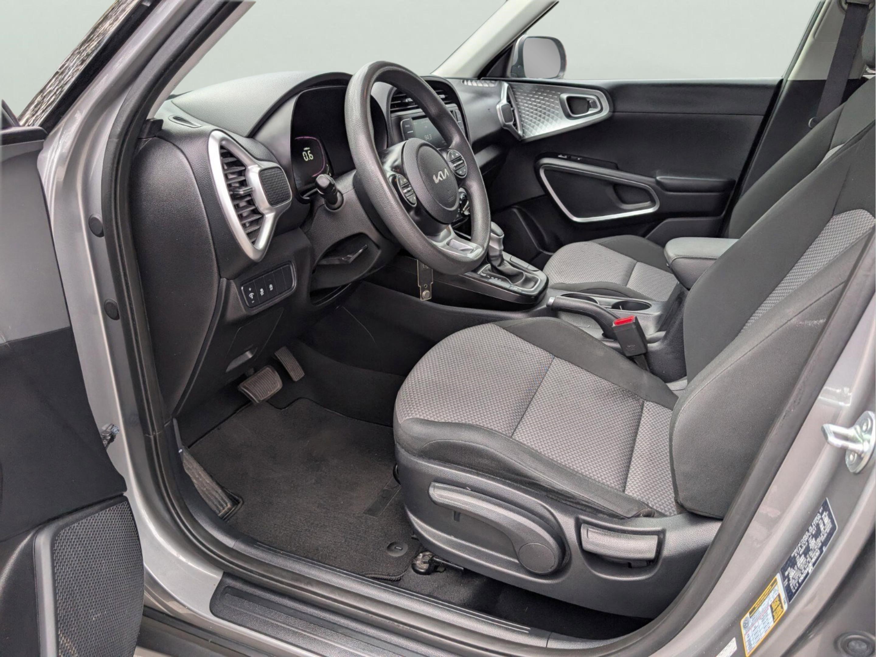 Used 2024 Kia Soul LX w/ Option Group 015 image 7