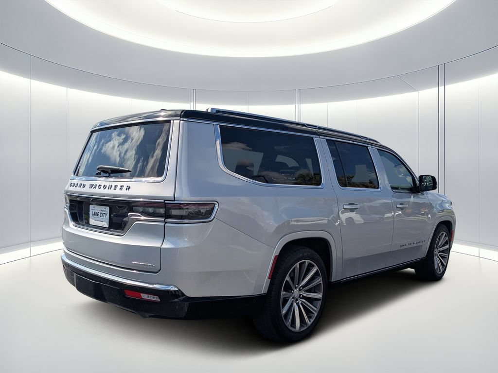 Used 2023 Jeep Grand Wagoneer L Series II AWD/4WD image 3