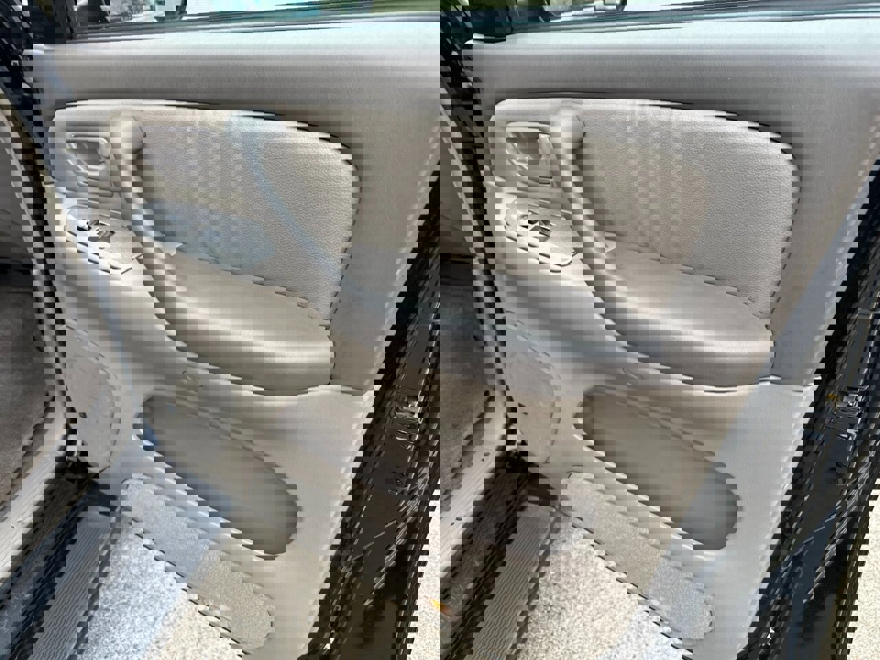 Used 2005 Toyota Sequoia Limited image 27