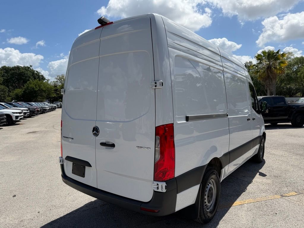 Used 2025 Mercedes-Benz Sprinter 2500 image 6
