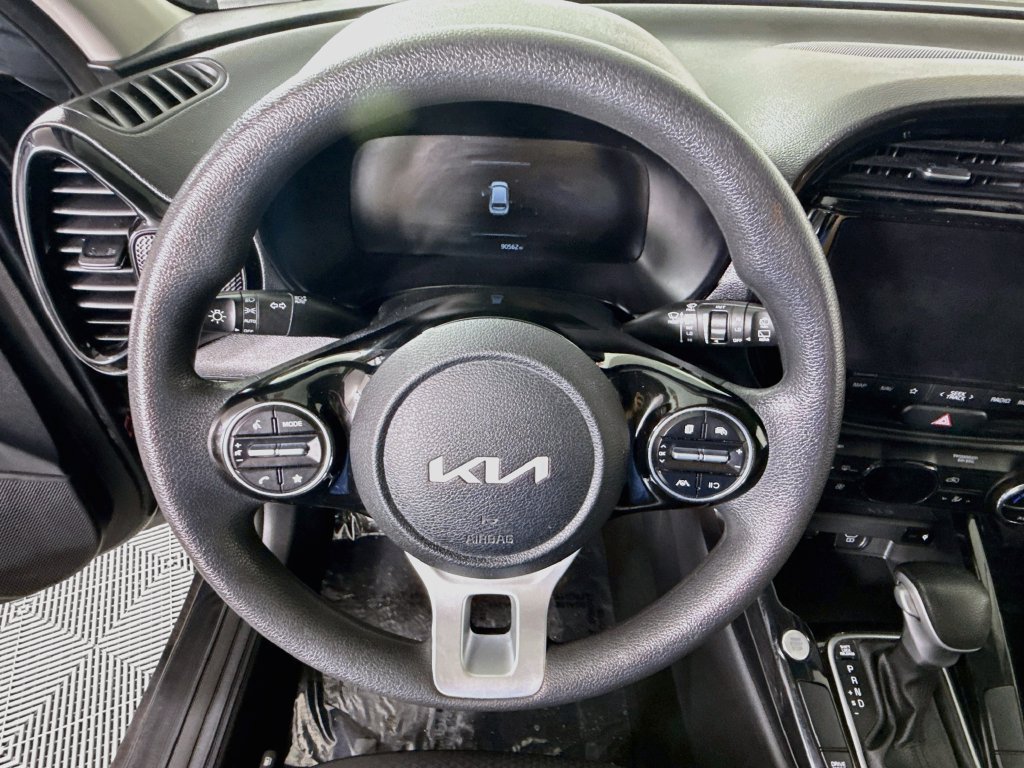 Used 2023 Kia Soul S FWD image 19