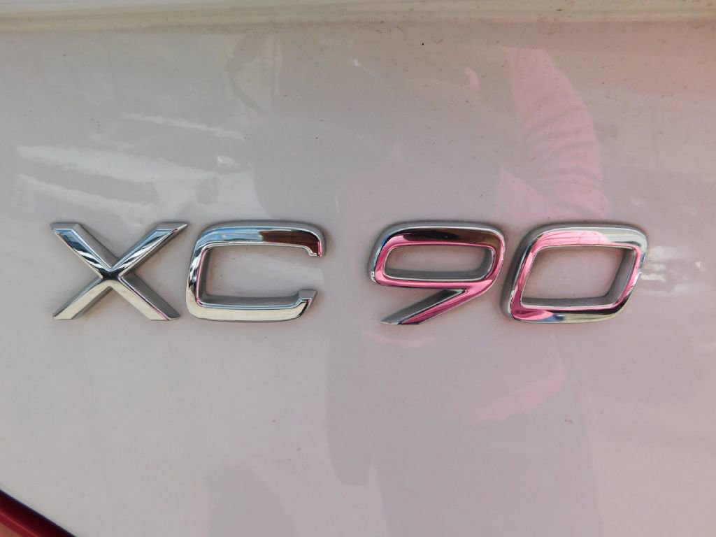 Used 2020 Volvo XC90 T5 Momentum w/ Protection Package Premier image 13