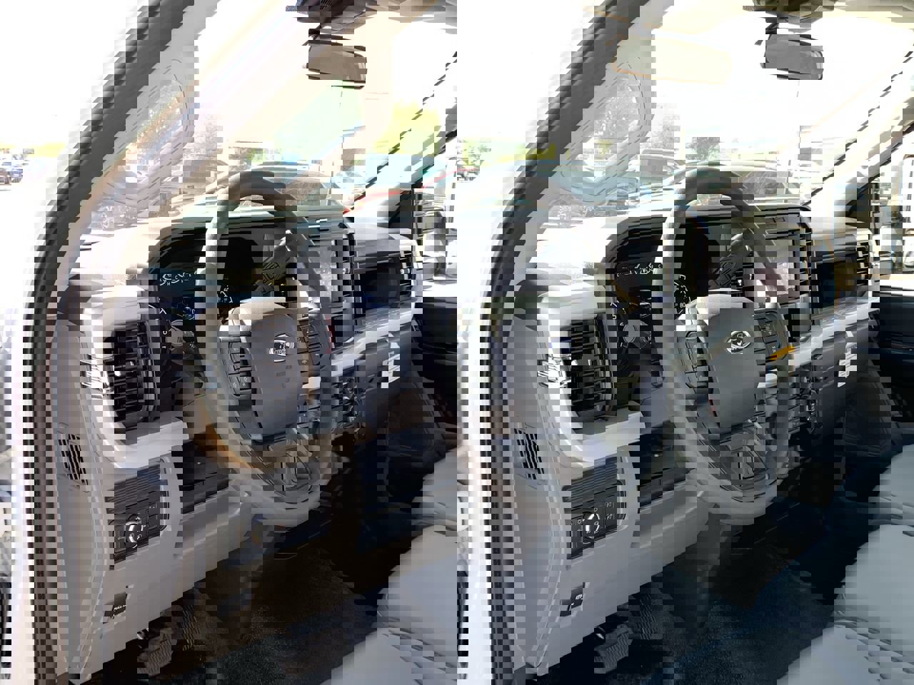 New 2026 Ford F250 XL w/ XL Chrome Package image 28