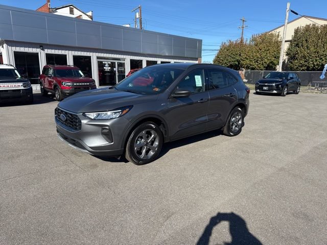 New 2026 Ford Escape ST-Line w/ Cold Weather Package AWD/4WD image 2