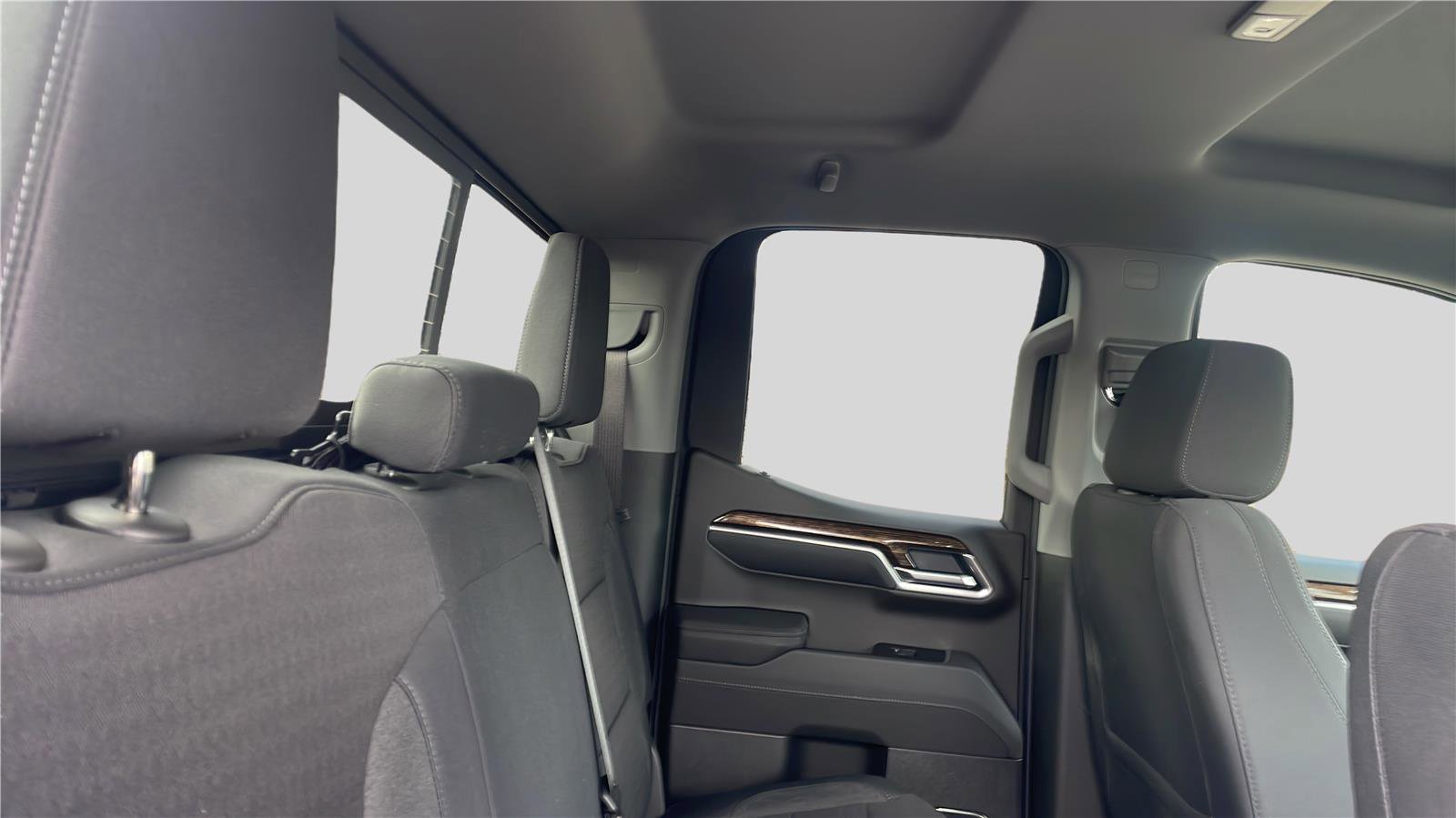 New 2026 GMC Sierra 1500 SLE image 19