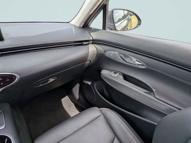 Used 2023 Genesis GV70 2.5T w/ Select Package AWD/4WD image 16