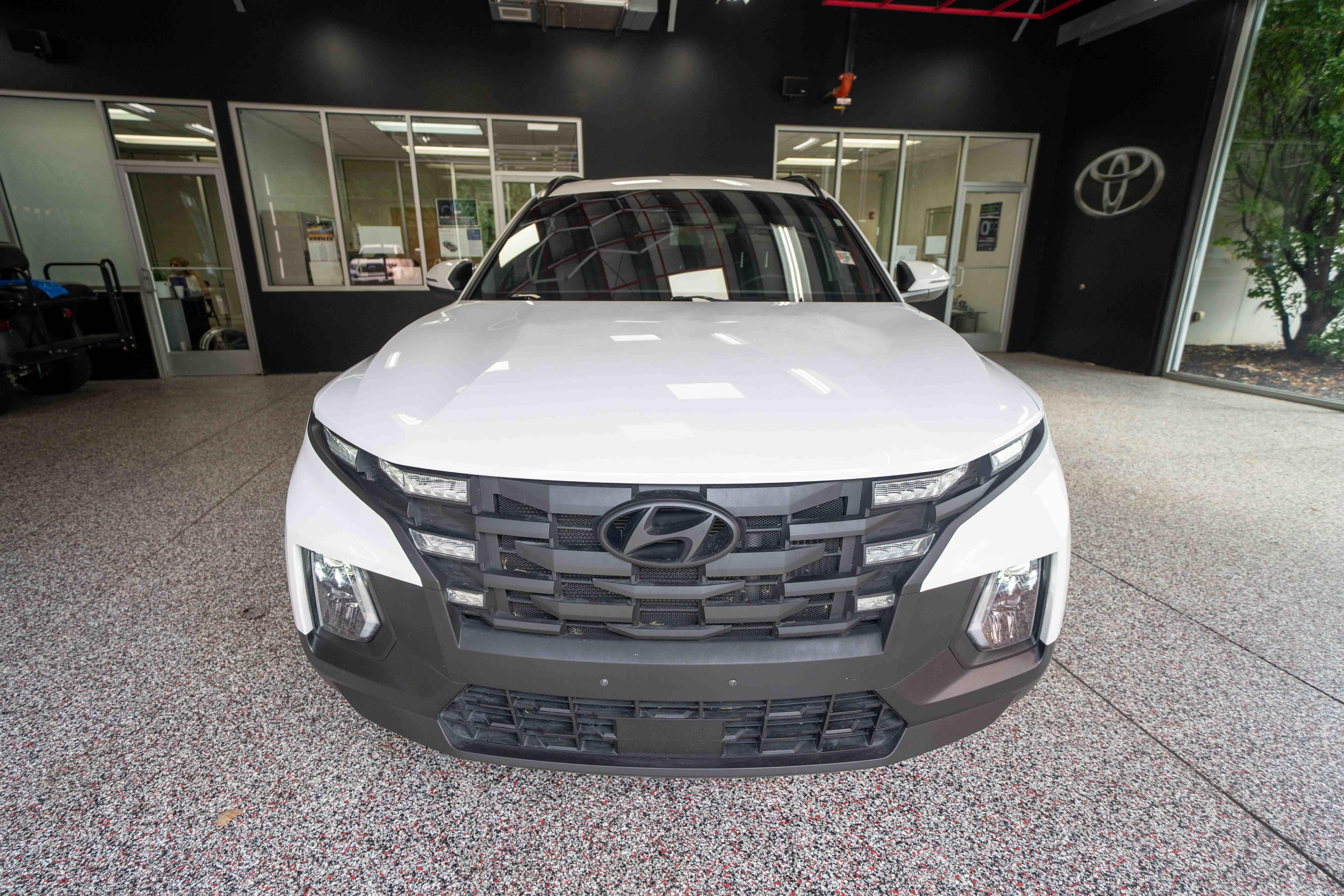 Used 2023 Hyundai Santa Cruz SEL Premium AWD/4WD image 6