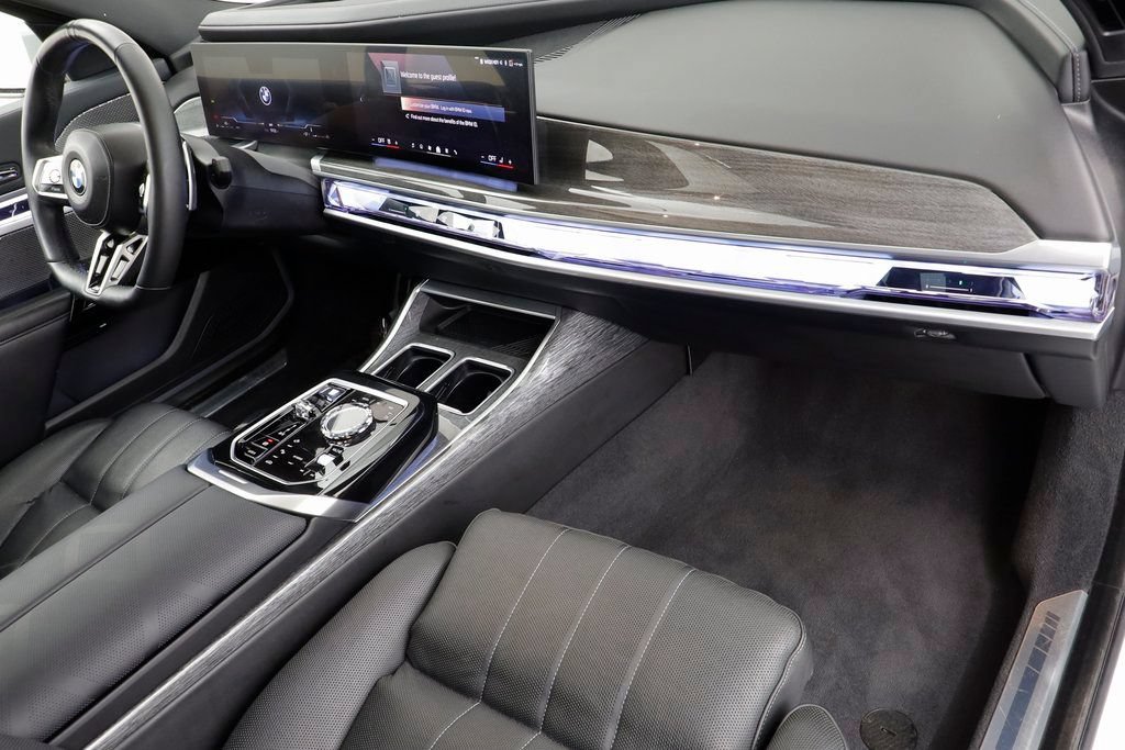 Used 2023 BMW 760i xDrive AWD/4WD image 23