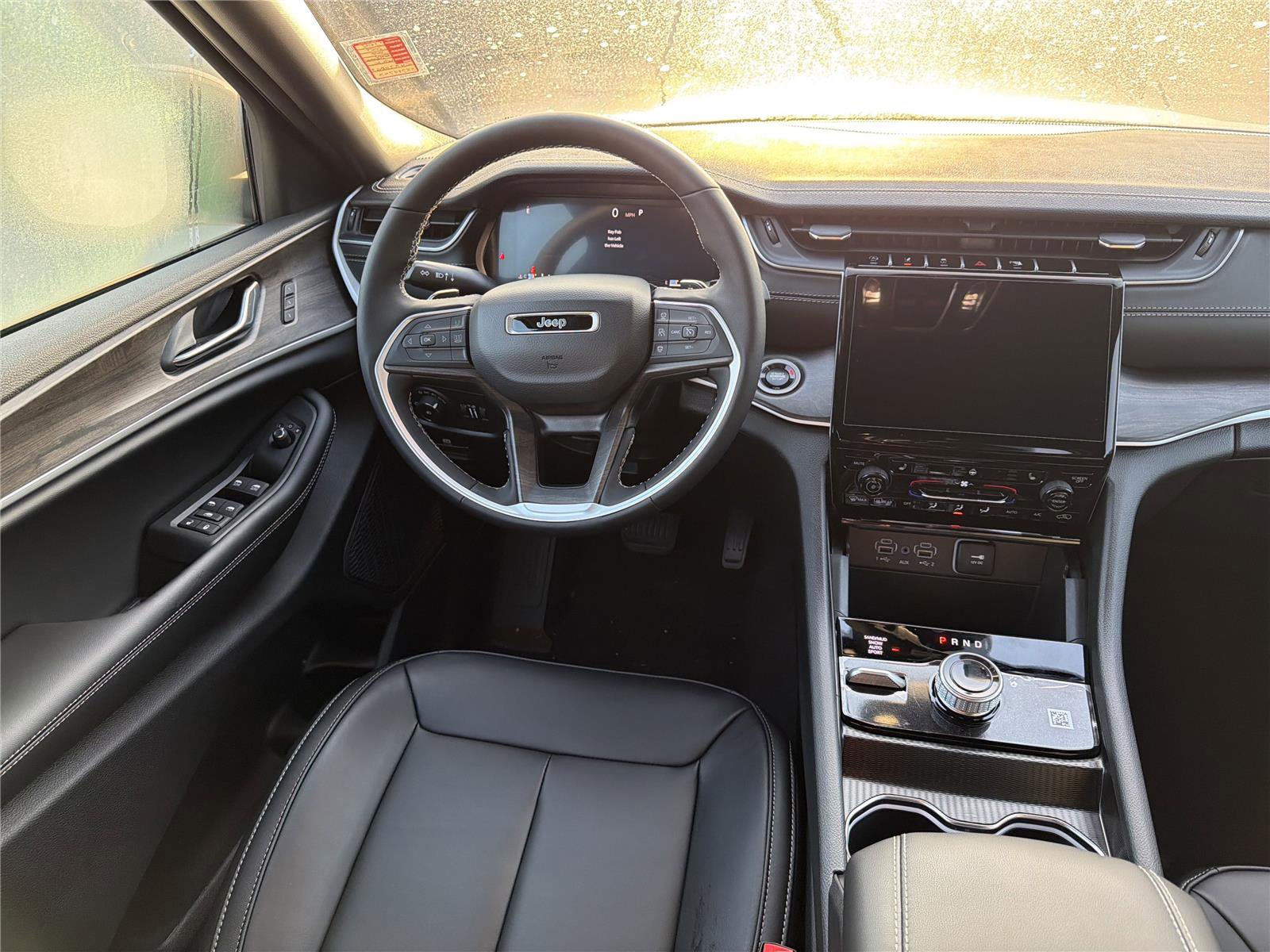 New 2025 Jeep Grand Cherokee Limited w/ Black Appearance Package image 24