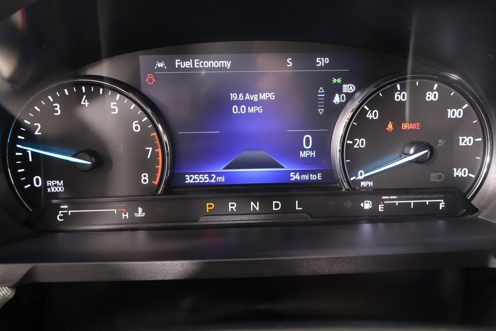 Used 2022 Ford Explorer XLT w/ Equipment Group 202A image 4