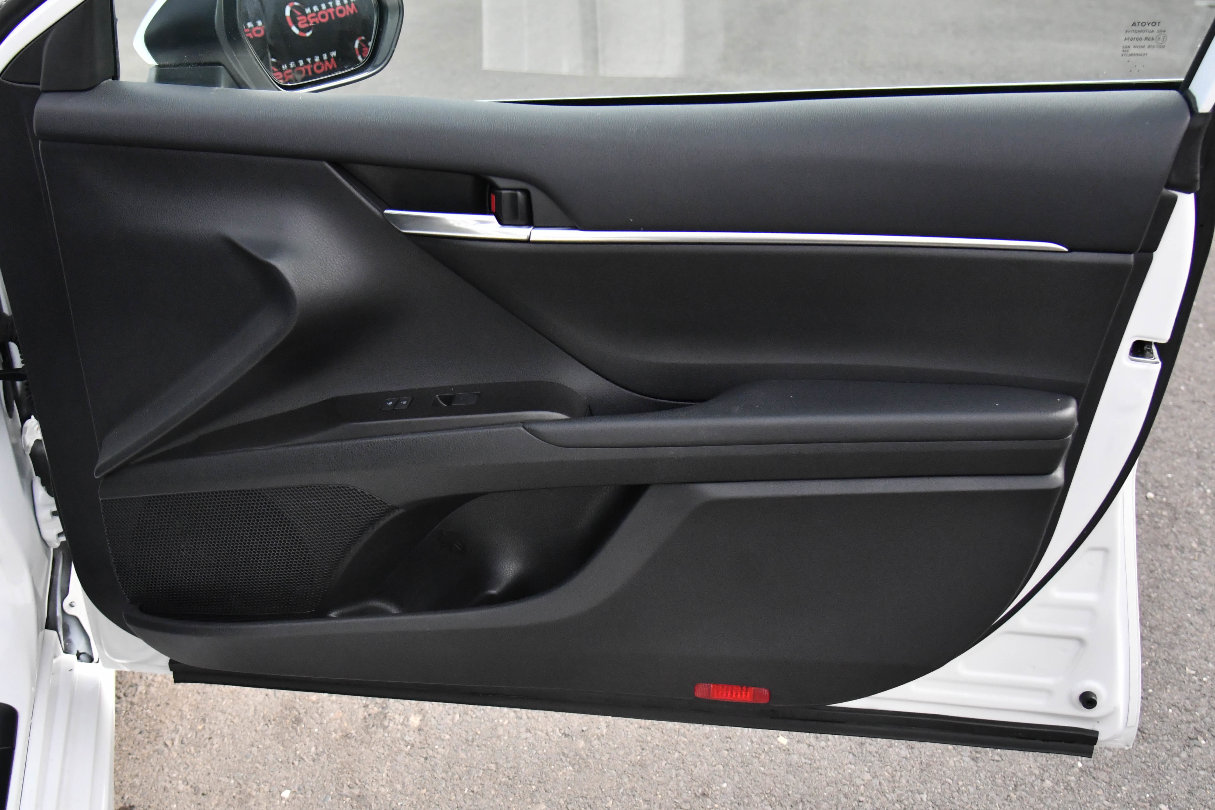 Used 2024 Toyota Camry SE image 38