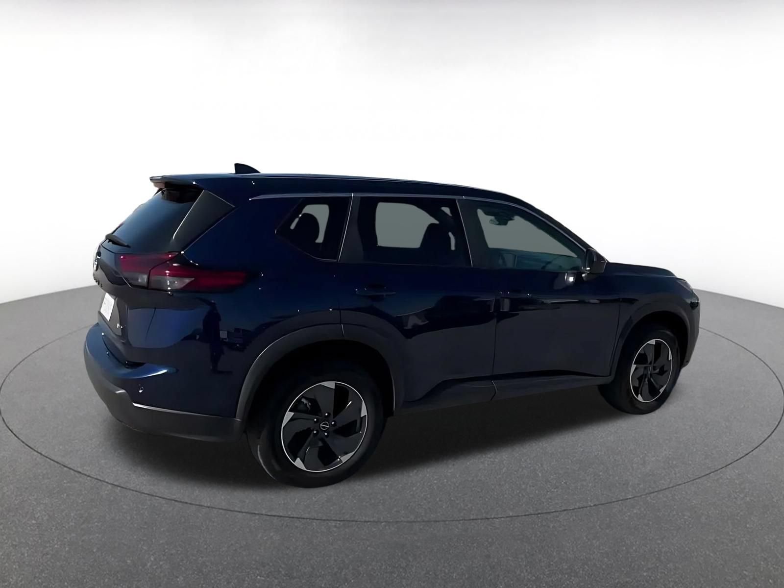 Used 2025 Nissan Rogue SV AWD/4WD image 14
