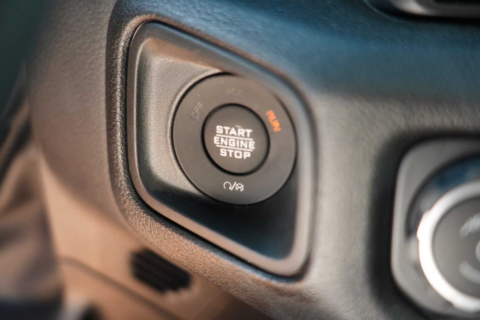 Used 2025 Jeep Wrangler Sport AWD/4WD image 24