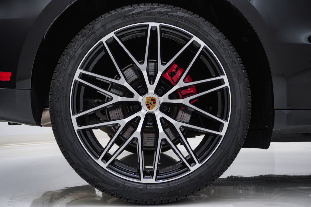 Certified 2026 Porsche Macan S AWD/4WD image 10