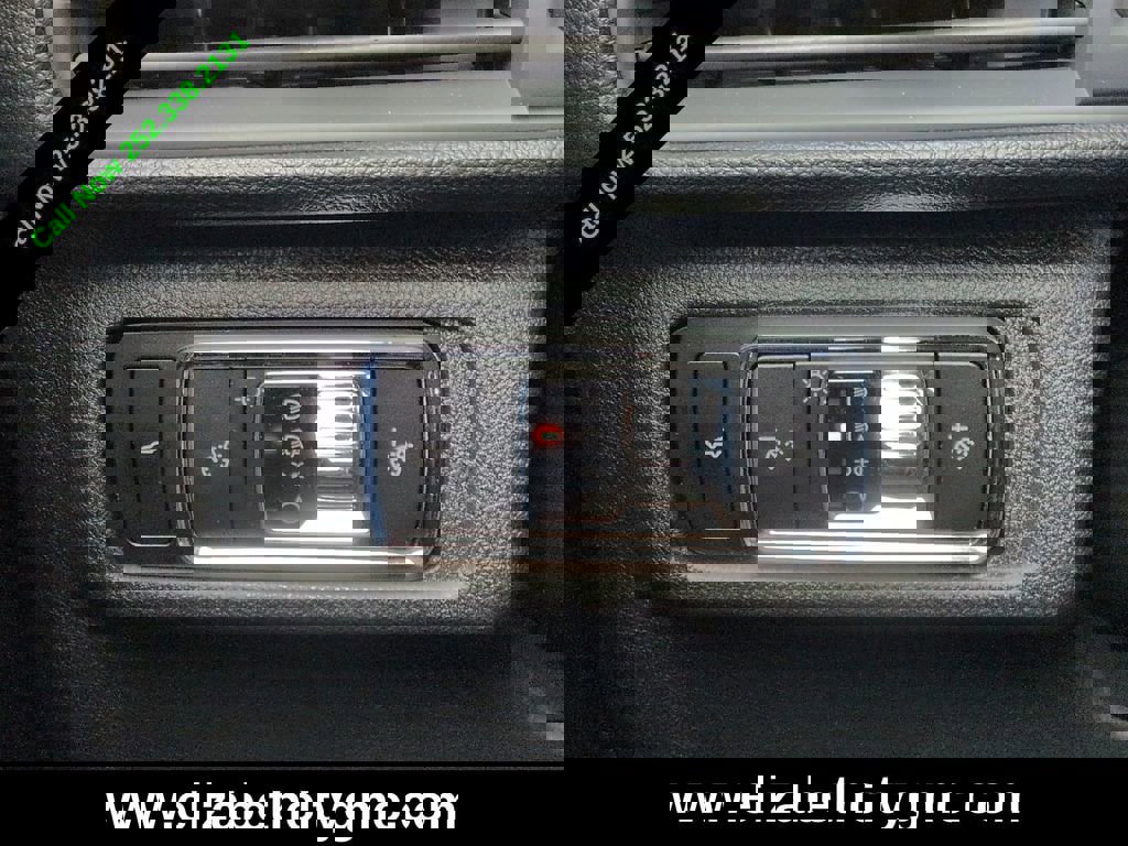 Used 2025 Lincoln Corsair Reserve w/ Equipment Group 202A image 26