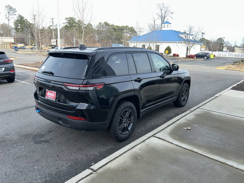 New 2024 Jeep Grand Cherokee Trailhawk w/ Luxury Tech Group III AWD/4WD image 4