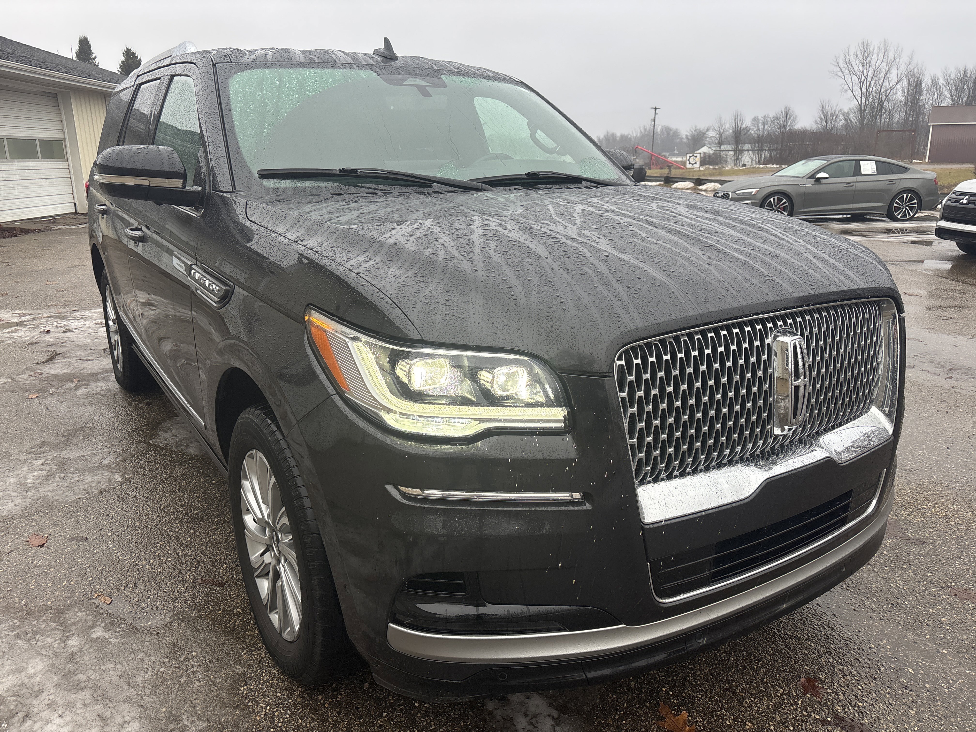 Used 2023 Lincoln Navigator 4WD image 1
