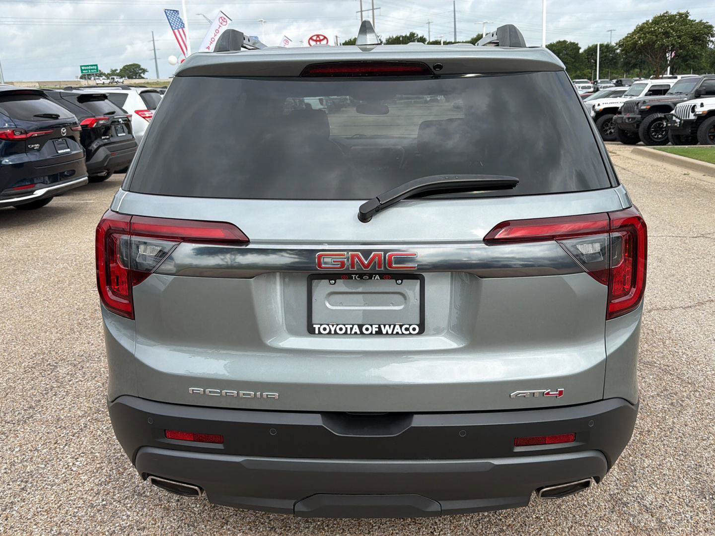 Used 2023 GMC Acadia AT4 w/ Technology Package AWD/4WD image 4