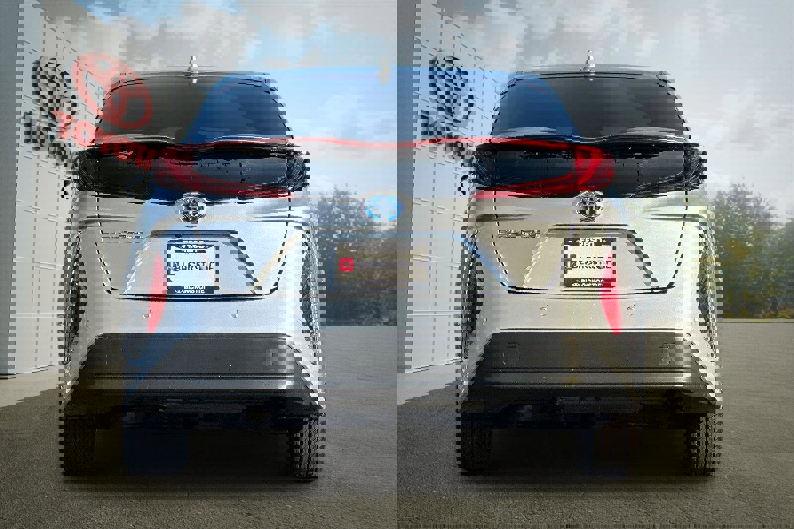 Certified 2019 Toyota Prius Prime Advanced w/ Preferred Accessory Package image 4