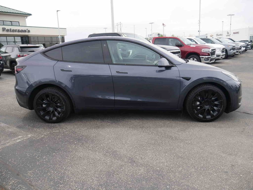 Used 2022 Tesla Model Y Long Range AWD/4WD image 20
