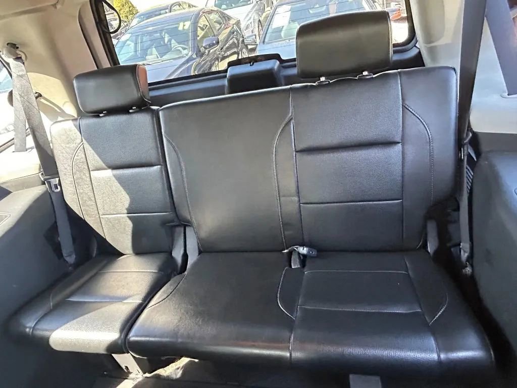 Used 2011 Nissan Armada Platinum w/ 2nd Row Captain Seat Pkg image 13
