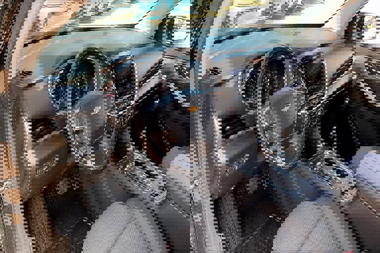 Used 2020 Chevrolet Traverse LT FWD image 17