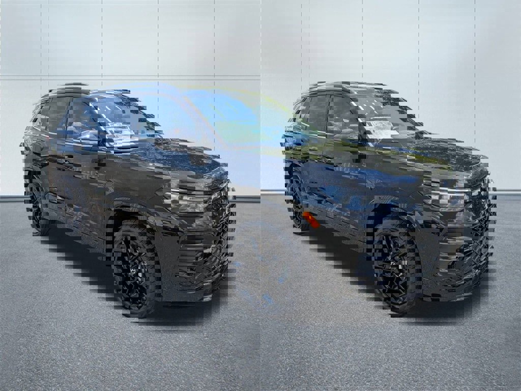 New 2025 Volkswagen Tiguan SE R-Line image 1