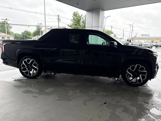 Used 2025 Chevrolet Silverado EV RST w/ LPO, Dark Package RST AWD/4WD image 5