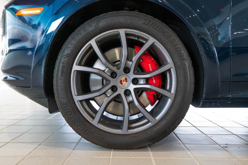 Certified 2025 Porsche Cayenne S image 12